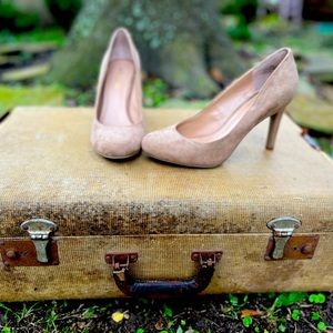 Kelly & Katie Tan Suede Heals 7 .5